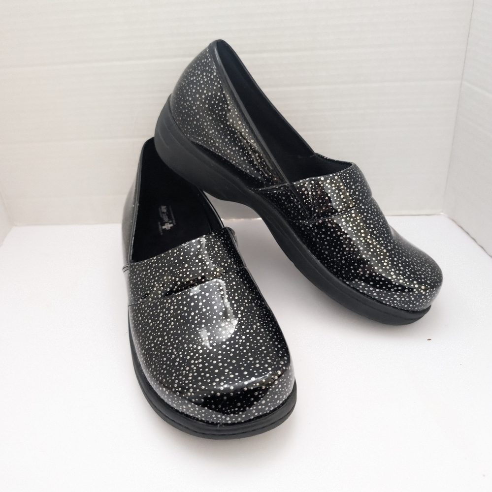 Air Supply Plus Lyndee slip-resistant work clogs, black patent Silver Raindrops